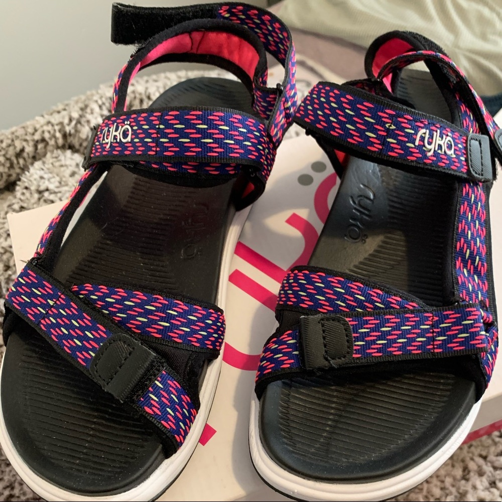 Rule Lapis Sandal size 7m New with box
